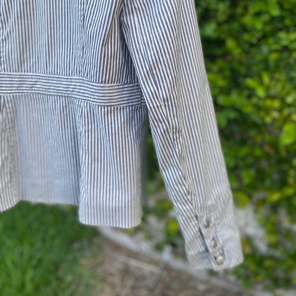 Beautiful & delicate🎉 Striped Blazer Martha B🥰❤️ - Picture 3 of 9